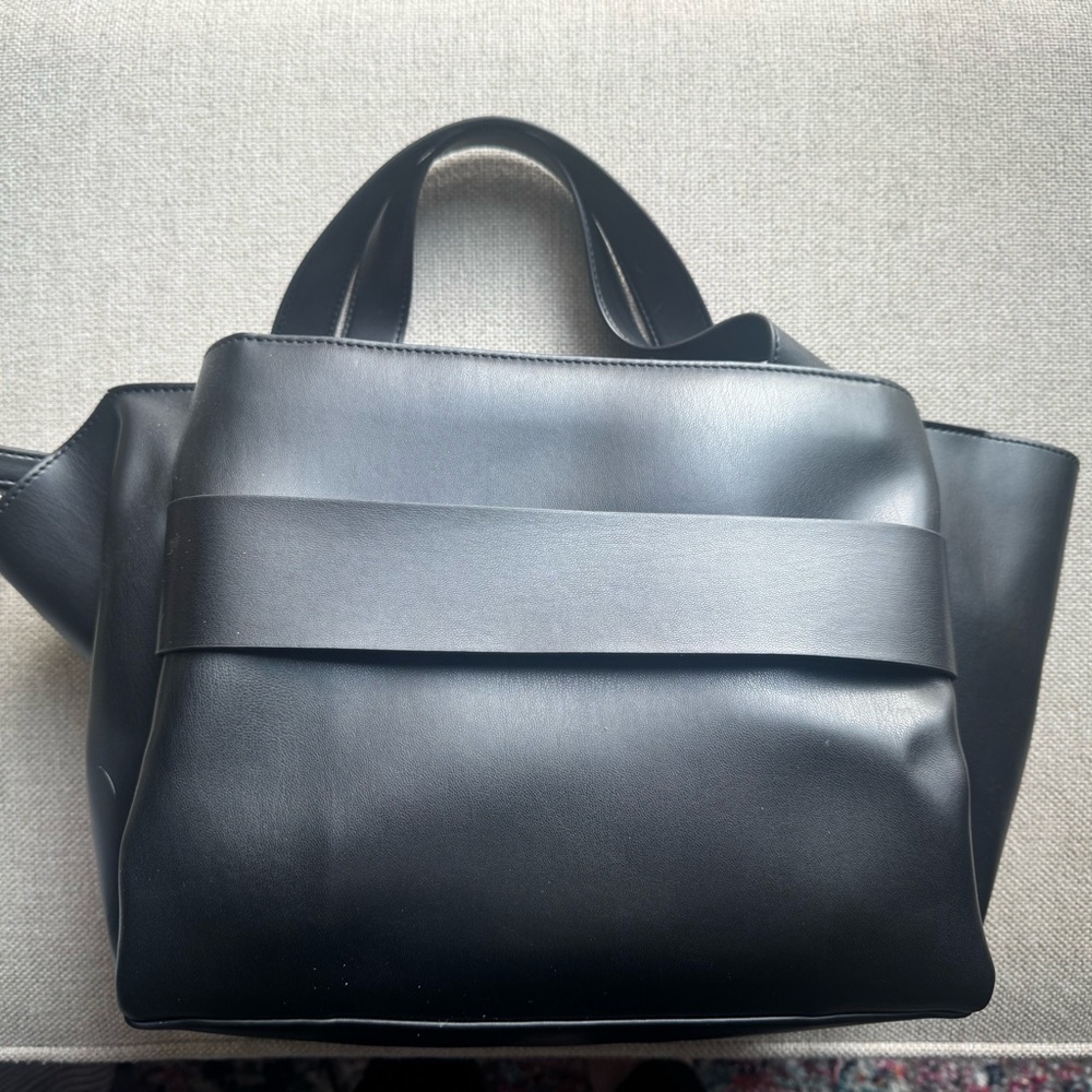 July Black Travel Tote Bag - Picture 4 of 5
